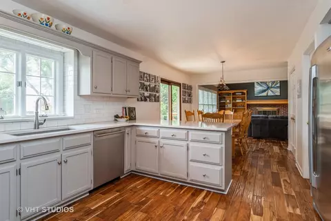 565 Boardman Cir, Bolingbrook, IL 60440 photo 5