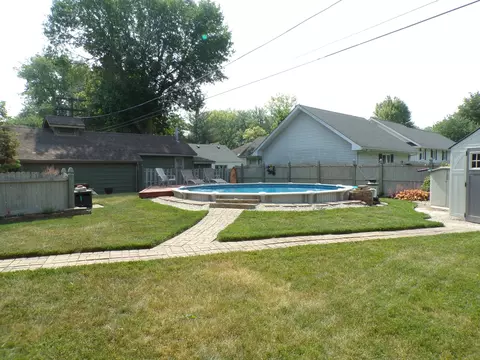 725 E Benton St, Morris, IL 60450 photo 17