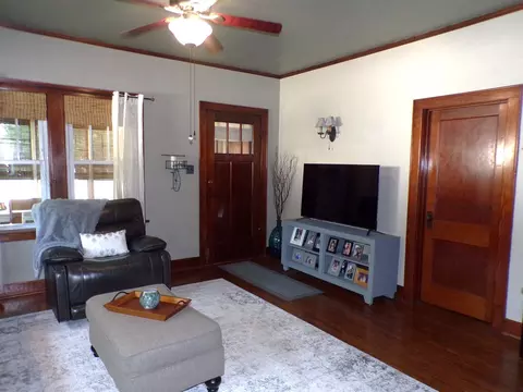 725 E Benton St, Morris, IL 60450 photo 5