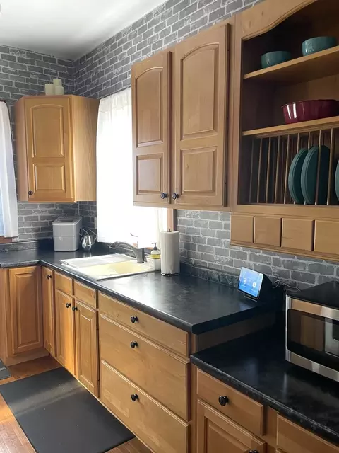 725 E Benton St, Morris, IL 60450 photo 9