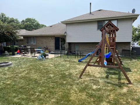 8043 Deer Path St, Justice, IL 60458 photo 16