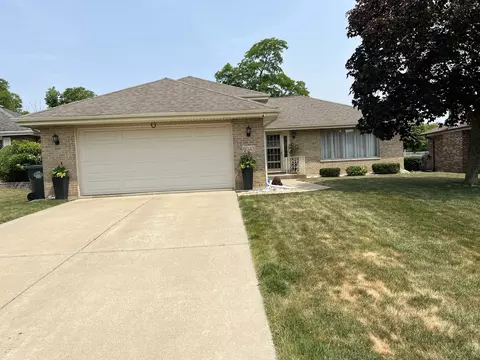 8043 Deer Path St, Justice, IL 60458