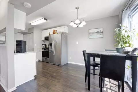 1123 Bunker Hill Ct #E, Wheaton, IL 60189 photo 8