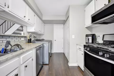 1123 Bunker Hill Ct #E, Wheaton, IL 60189 photo 5