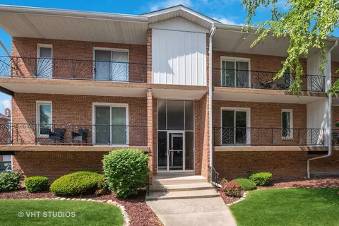 11352 Moraine Dr #B, Palos Hills, IL 60465