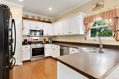 420 5th St, Wheeling, IL 60090 photo 4
