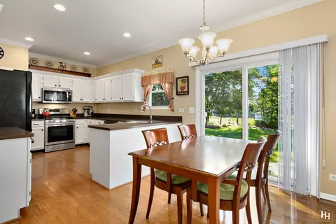 420 5th St, Wheeling, IL 60090 photo 3