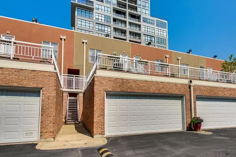 51 W 15th St #F2, Chicago, IL 60605