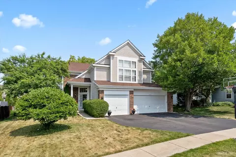 1354 Nightingale Ln, Bartlett, IL 60103 photo 2