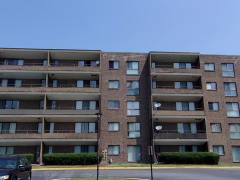 5 E Carriageway Dr #203, Hazel Crest, IL 60429 photo 2