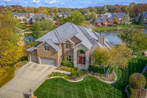 1539 Far Hills Dr, Bartlett, IL 60103