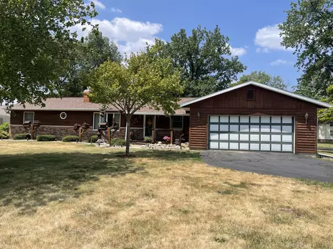508 N Locust St, Wenona, IL 61377