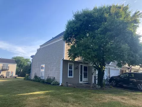 1800 College Green Dr, Elgin, IL 60123