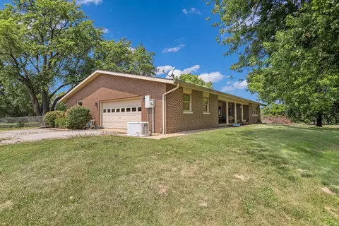 2244 Wagon Trail Rd, White Heath, IL 61884 photo 29