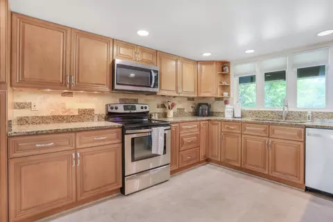 2244 Wagon Trail Rd, White Heath, IL 61884 photo 8