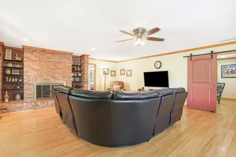 2244 Wagon Trail Rd, White Heath, IL 61884 photo 12