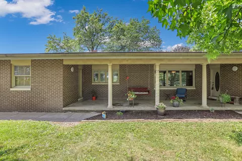 2244 Wagon Trail Rd, White Heath, IL 61884 photo 2