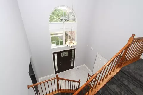 233 Moorehead Dr, Bartlett, IL 60103 photo 2