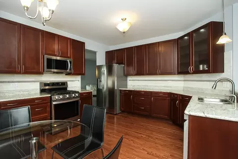 233 Moorehead Dr, Bartlett, IL 60103 photo 7