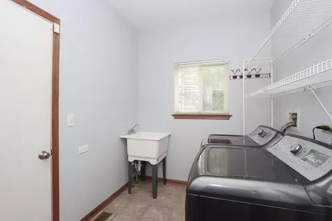 233 Moorehead Dr, Bartlett, IL 60103 photo 14