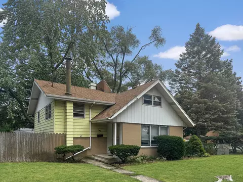 1109 Allen Ave, West Chicago, IL 60185