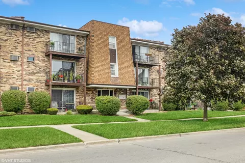 7104 99th St #306, Chicago Ridge, IL 60415