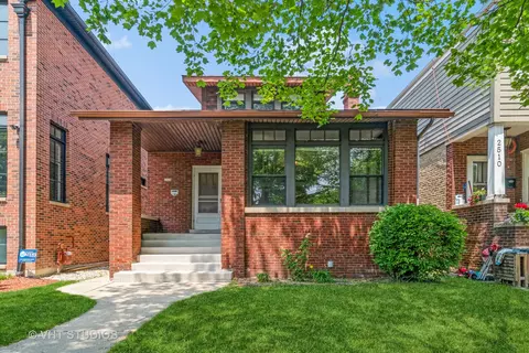 2512 W Berteau Ave, Chicago, IL 60618