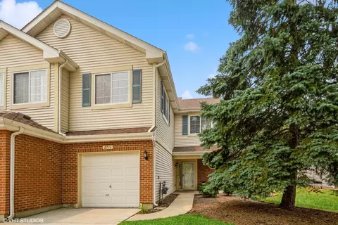 2711 Odlum Dr, Schaumburg, IL 60194