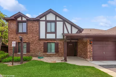 1753 Plymouth Ct #B, Wheaton, IL 60189