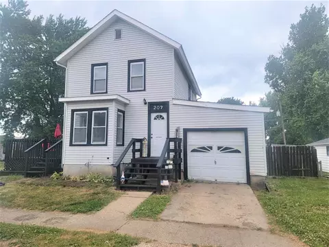 207 E South St, Franklin Grove, IL 61031