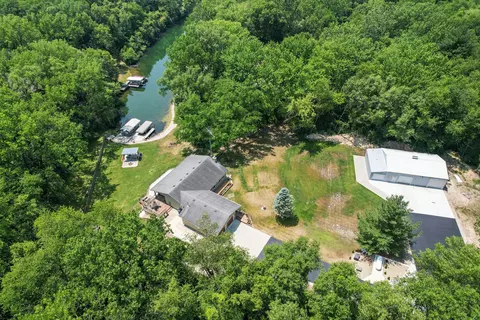 6155 E Deerfield Dr, Coal City, IL 60416