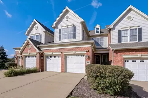 45 Red Tail Dr, Hawthorn Woods, IL 60047