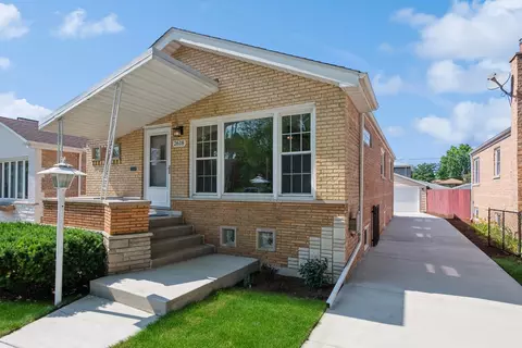2618 W 99th St, Evergreen Park, IL 60805
