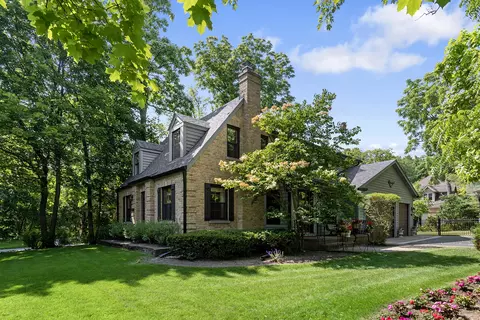 3000 Warbler Pl, Highland Park, IL 60035