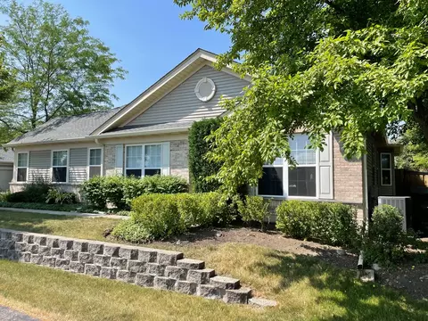 2180 Carillon Dr, Grayslake, IL 60030