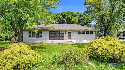 28584 N Harrison Ave, Wauconda, IL 60084