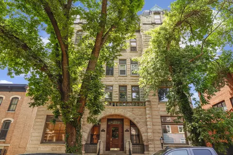 549 W Belden Ave #GFE, Chicago, IL 60614