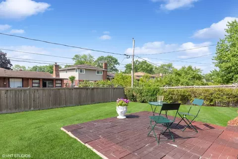 451 Debra Dr, Des Plaines, IL 60016 photo 14