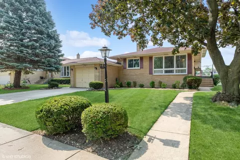 451 Debra Dr, Des Plaines, IL 60016
