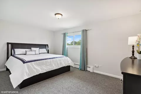 451 Debra Dr, Des Plaines, IL 60016 photo 9