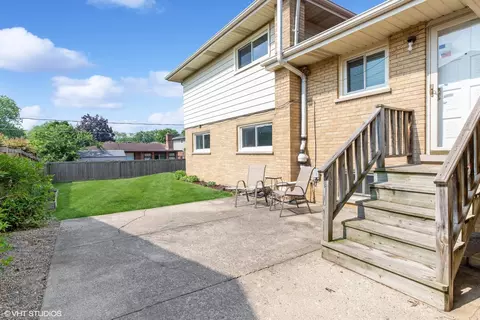 451 Debra Dr, Des Plaines, IL 60016 photo 18
