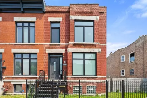 2644 W Maypole Ave, Chicago, IL 60612
