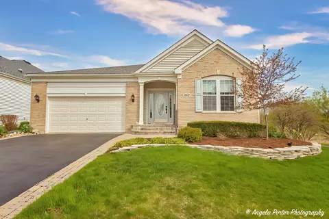 2602 Wessex Dr, West Dundee, IL 60118