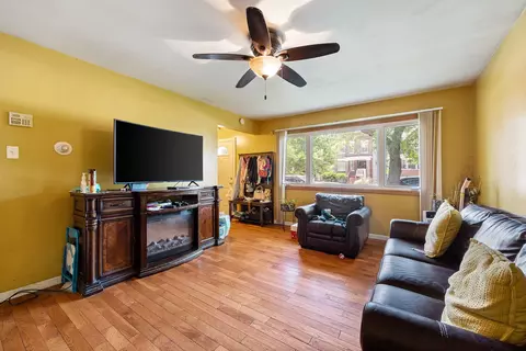 1322 E 71st Pl, Chicago, IL 60619 photo 4