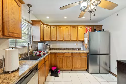 1322 E 71st Pl, Chicago, IL 60619 photo 6