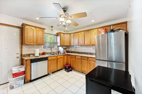 1322 E 71st Pl, Chicago, IL 60619 photo 5