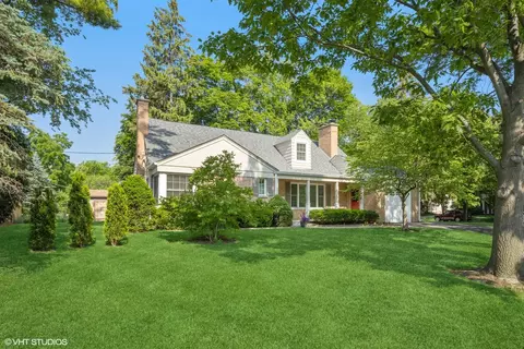 445 Pine Manor Dr, Wilmette, IL 60091
