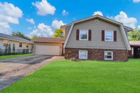 503 Georjean Ct, Sycamore, IL 60178