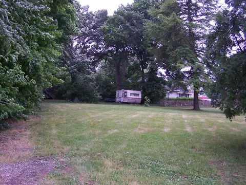 1715 River Terrace Dr, Johnsburg, IL 60051