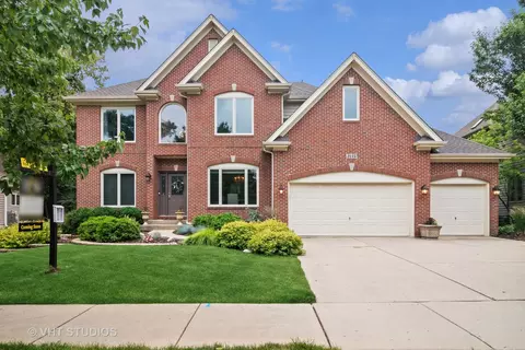 2115 Red Maple Ln, Aurora, IL 60502 photo 2